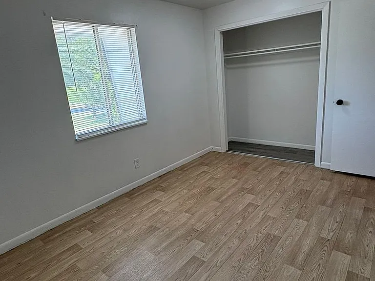 2101 Ottawa St — Photo 95