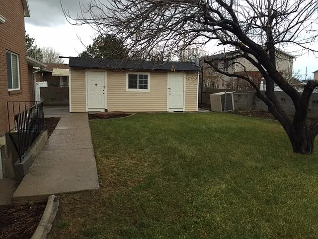 4 bed/ 2 bath home — Photo 2