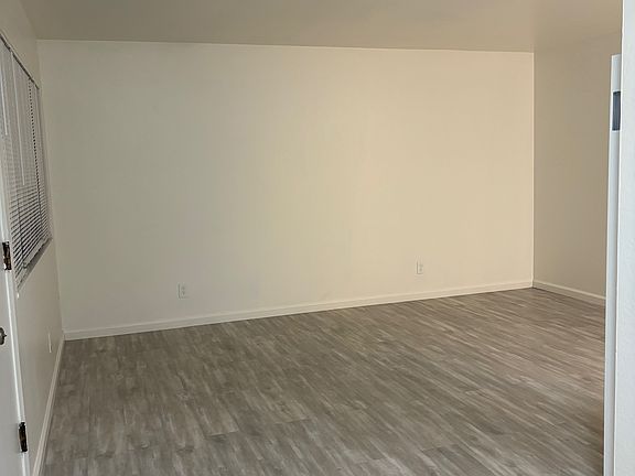 3rd image of 3186 McKillop Rd APT 2