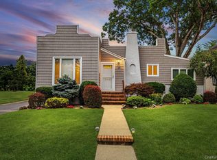65 Lincoln Blvd, Merrick, NY 11566