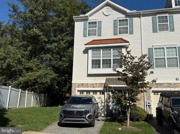 4122 Sophia Ln, Boothwyn, PA 19061