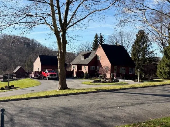 41 Uptom Pine Rd, Lebanon, NJ 08833