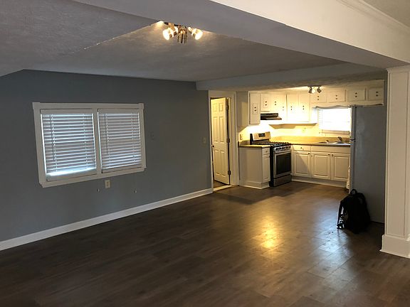 4th image of 59 Vickie Dr W