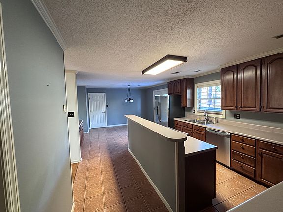 5th image of 7712 Windwood Dr