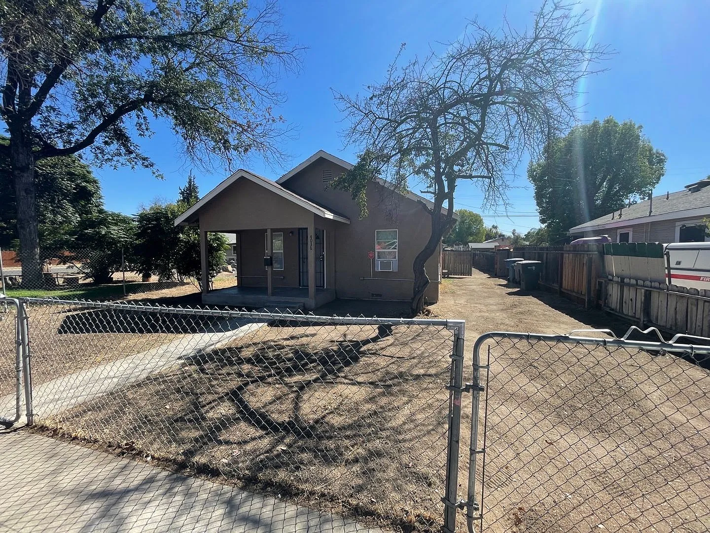 4036 E Nevada Ave photo 1