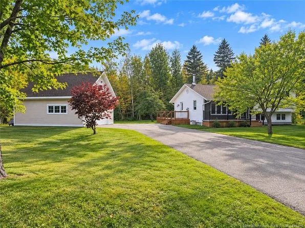 656 Sureau Blanc, Tracadie, NB E1X 4T9