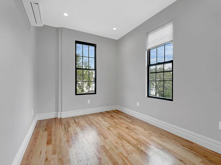 212 Highland Pl #1 — Photo 4