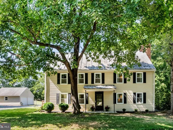 374 McAllister Church Rd, Carlisle, PA 17015