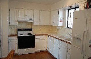 2nd image of 1630 Amherst Dr