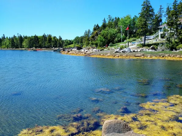 100 Moser Island Rd, Halifax, NS B3Z 3H9