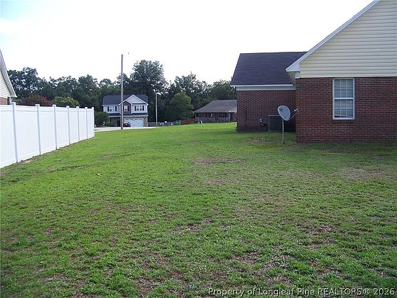 3rd image of 190 Finch Rd