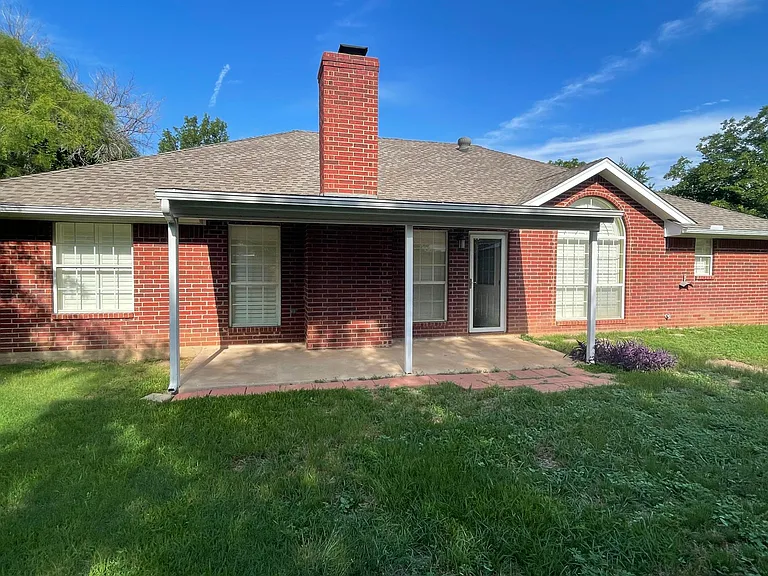 1610 Morrow Ln — Photo 12