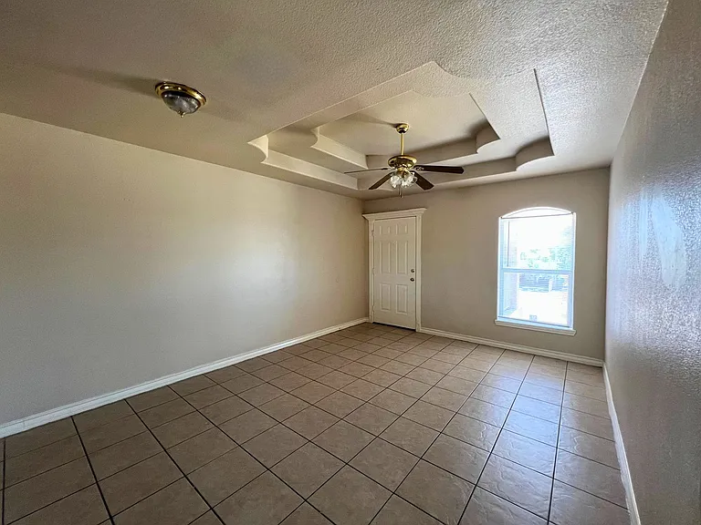 3008 E Stewart St — Photo 18