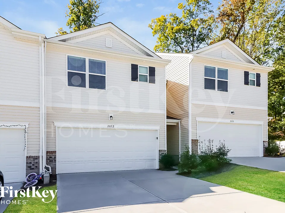 2052 Cypress Village Dr NW