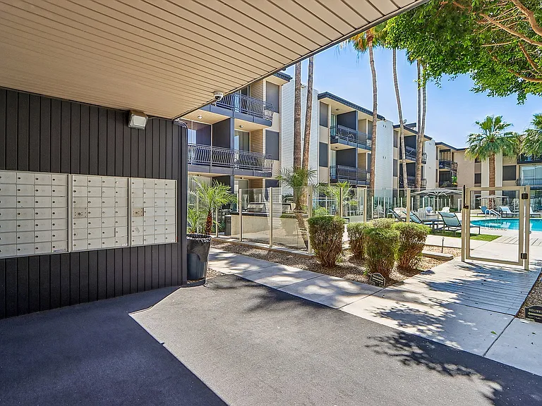 37-web-or-mls-N 7th Ave-0905-911
