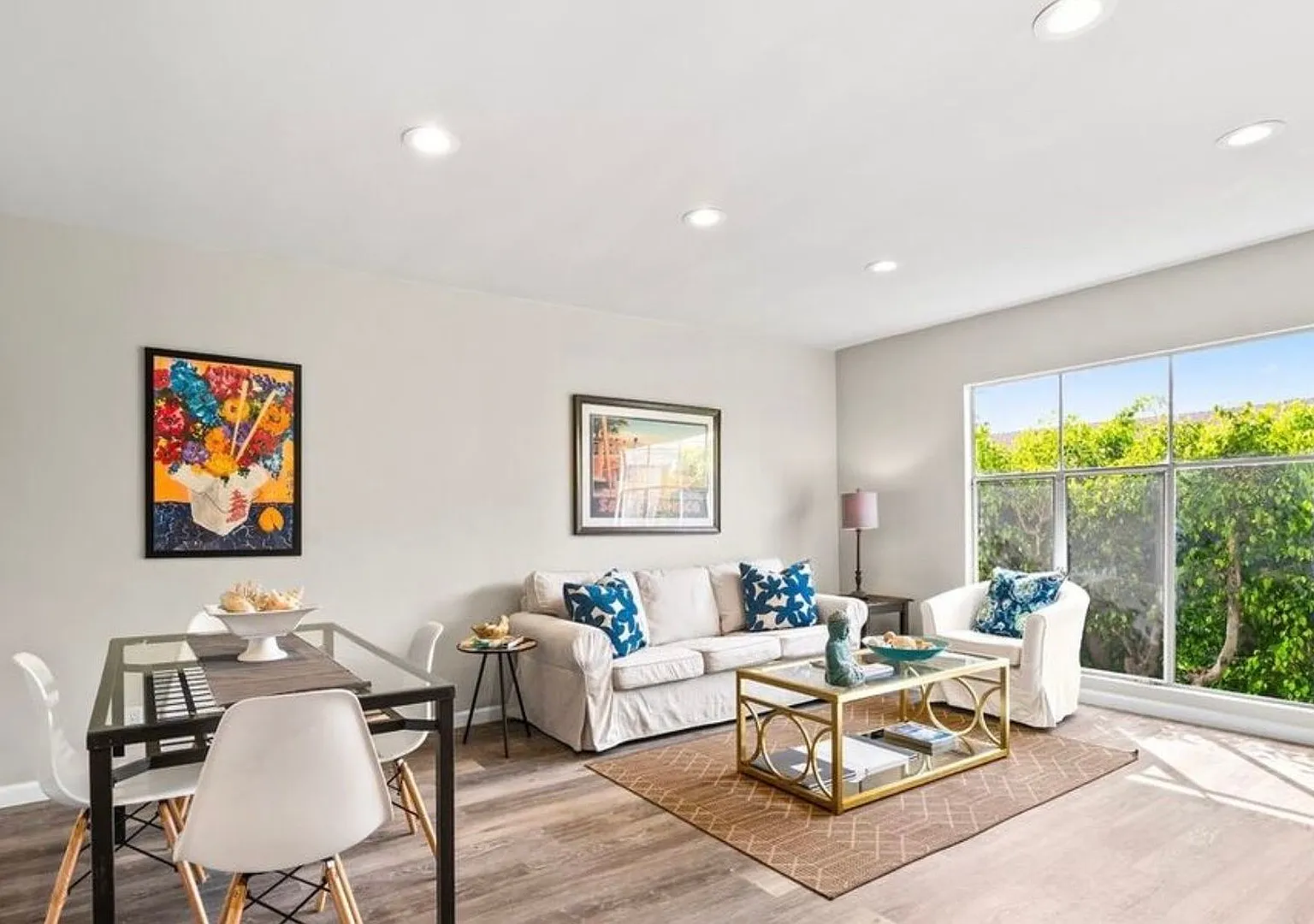 Upper 2BD Santa Monica Retreat with Pool, Parking & Gated Access — Photo 3