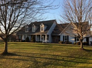 457 Parker Rd, Aurora, OH 44202