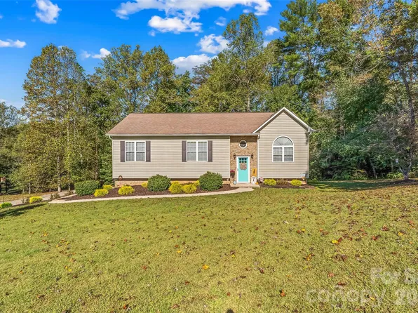 3105 Lyndhurst Dr, Lenoir, NC 28645