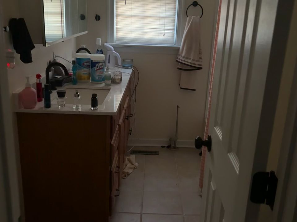 1st image of 214 Newstead Dr