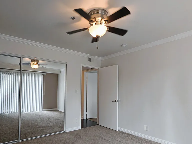 Camarillo Sunshine Apartments — Photo 32
