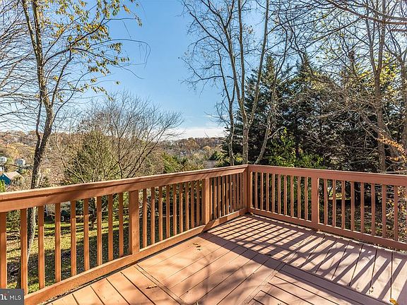 4th image of 10608 Rockridge Ct