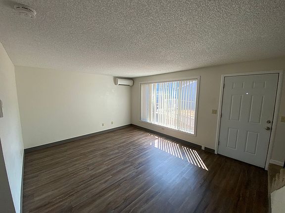3rd image of 1630 Monmouth St #11