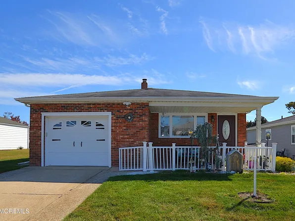 63 Puerto Vallarta Street, Toms River, NJ 08757