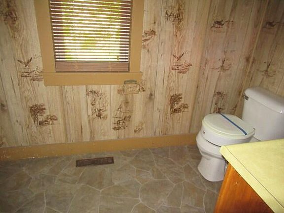 3rd image of 323 Readfield Road