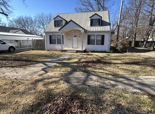 1009 S High School St, Ada, OK 74820