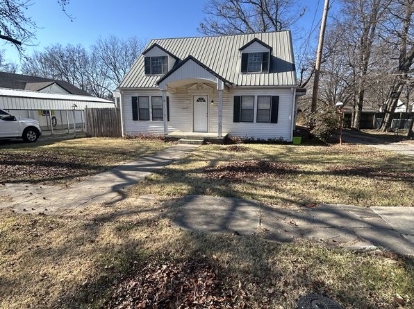 1009 S High School St