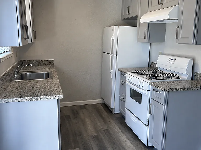 1741 W Lockeford St #3 — Photo 3