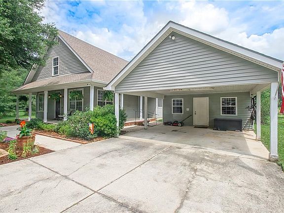 4th image of 73566 Chapman Dr