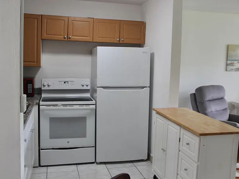 175 Canterbury Dr W #175 — Photo 7