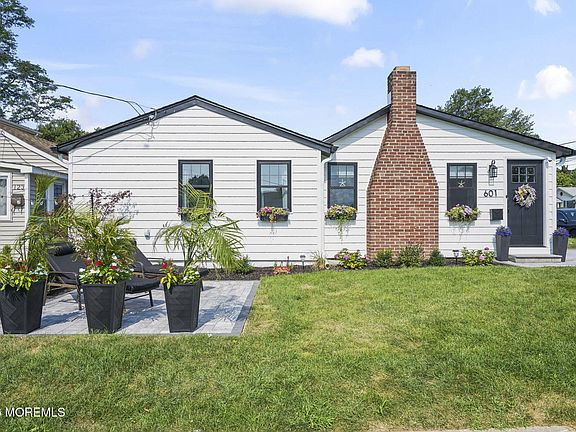 2nd image of 601 Central Avenue