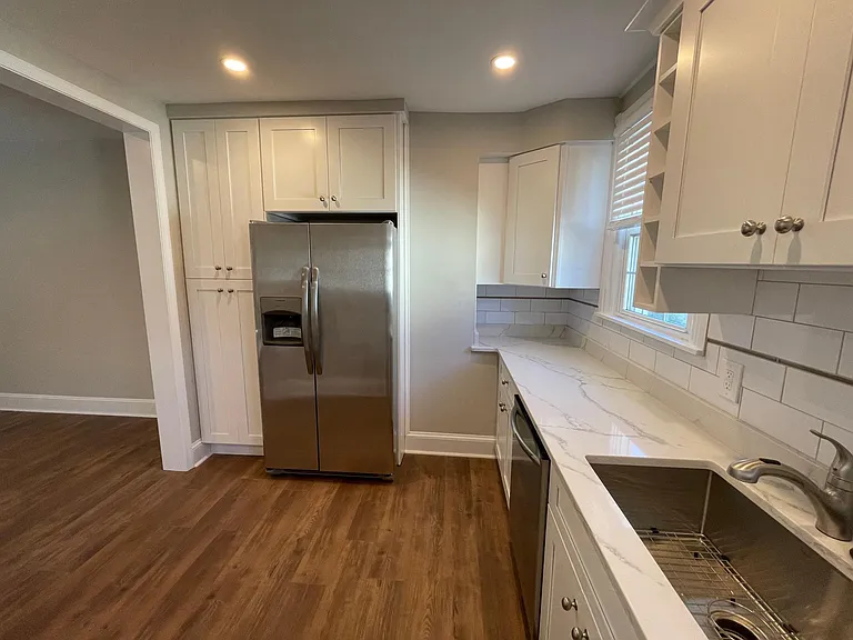 303 S Olive St #2 — Photo 3