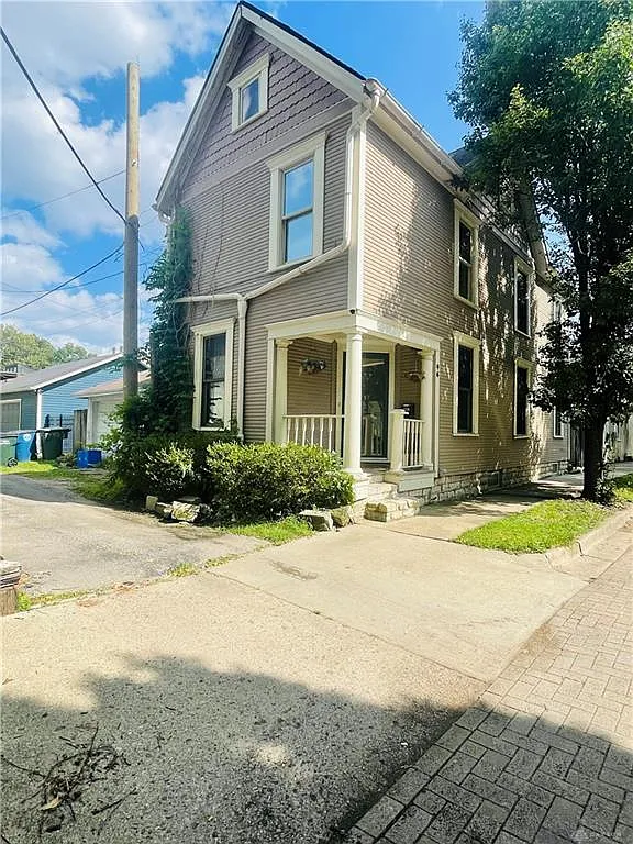2 bed, 1.5 bath, 1634 sqft, $1,600 — Photo 1