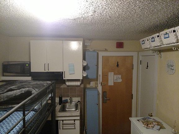 2nd image of 805 E 8th St #203