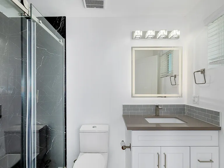 1301 E 27th St #1305 — Photo 7