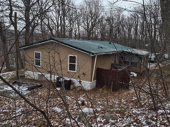 2nd image of 415 Daniel Rd