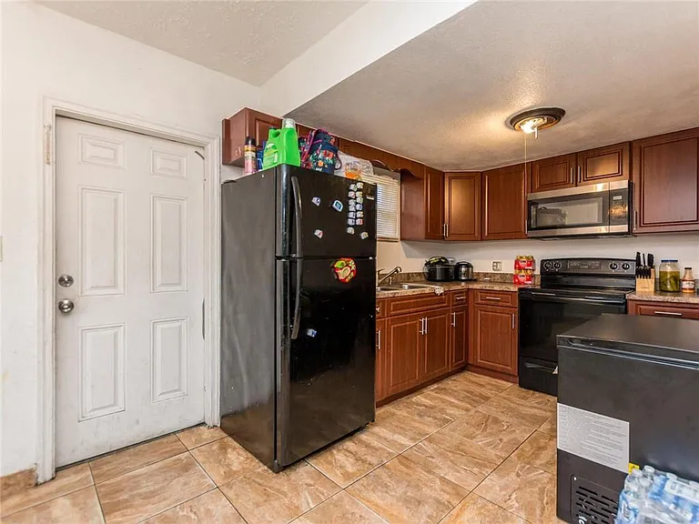 204 NW 28th Ave #1 — Photo 9