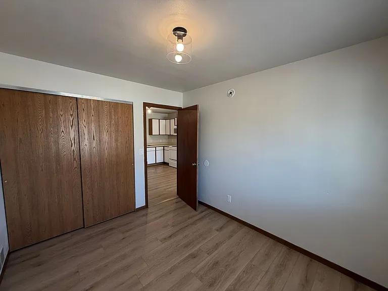 1813 N 11th Ave — Photo 24
