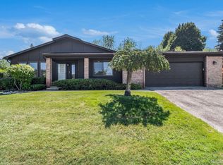 2117 Burgundy St, West Bloomfield, MI 48323