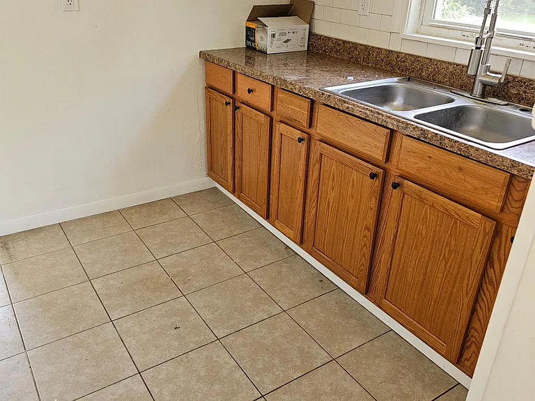 57 Walbrook Ave — Photo 8