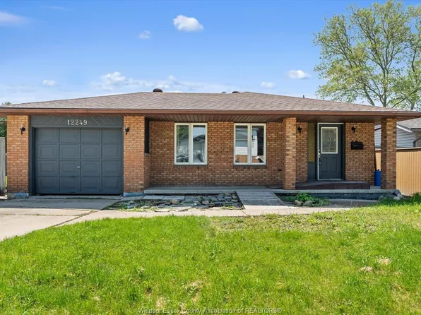 12249 Papineau Ct, Tecumseh, ON N8N 3B5