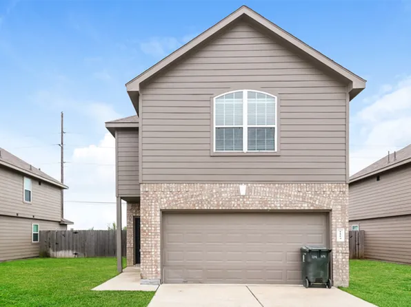 1114 Crossing Dr, Bryan, TX 77808