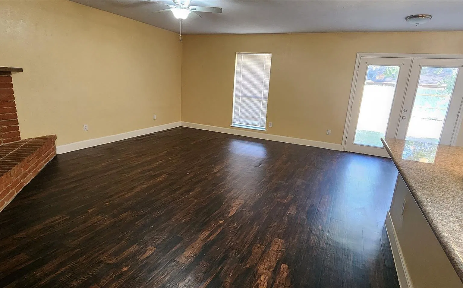 3 bed, 2.0 bath, 1404 sqft, $1,650 — Photo 4