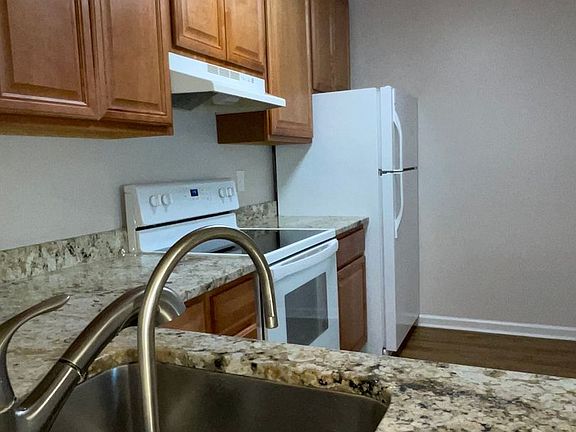3rd image of 9848 Brookridge Ct