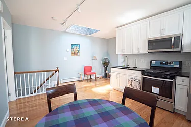 Rented by Sterea Agency