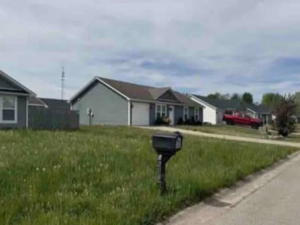 1688 Graham Blvd, Scottsburg, IN 47170