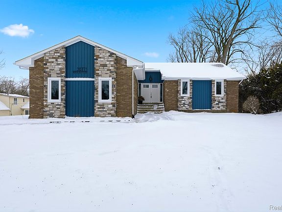 2nd image of 20771 Halsted Rd